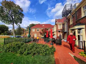 Montague Inn
