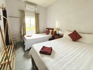 The Palm Lodge
