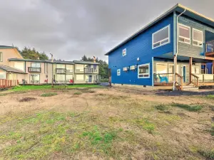 Sanderling Sea Cottages, Unit 3 w/ Private Balcony