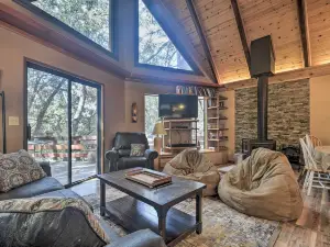 Updated Tree House Pine Mtn Club Cabin by Trails