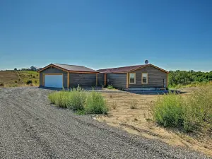 Griffel River Ranch w/ Views - An Anglers Dream!