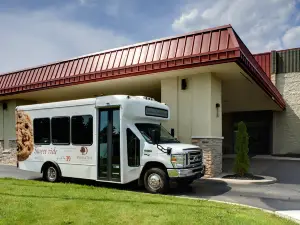 DoubleTree by Hilton Detroit - Dearborn