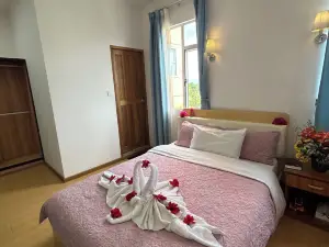 TR Apartments