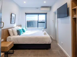 Claremont Hotel Motel