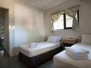 Tropical Hibiscus Caravan Park