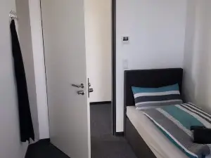 Boardingrooms Direct A8, Close to Stuttgart, 25Min