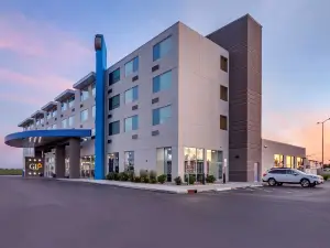 GLo Best Western Dawley Farms in Sioux Falls