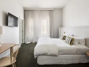 The Stirling Hotel