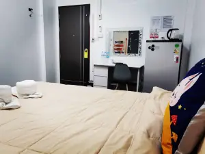 Srisuk Hotel (MangMeeSrisuk Mansion) Bed King Size