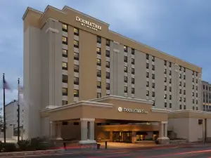 DoubleTree by Hilton Downtown Wilmington - Legal District