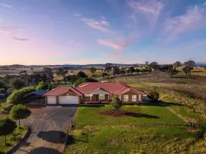 Country Paradise Estate Only 10 km From Canberra Border and 30 Mins to CBD