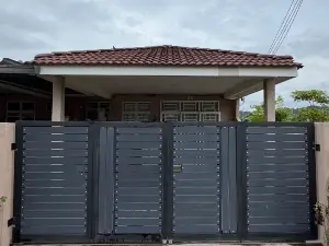 ADAWIYAH GUEST HOUSE, GAMBANG