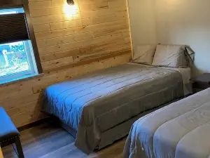 Newly built in Devils Lake, Perfect for Fishing or Relaxing