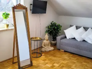 DG Rechts 40m 2-Zimmer Wohnung