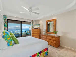 Stunning Ocean View Retreat - Jacuzzi, Tennis, Pool, Balcony