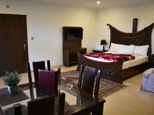 Cosy Knock Hotel
