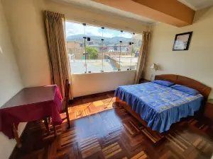 D'Cardenas Hotel