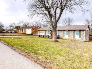 Inviting Frankfort Home Near Bourbon Trail!