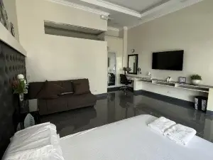 Dampa Poolside Events & Accommodation