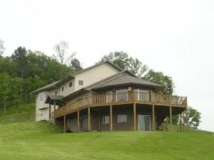 Peaceful Country Comfort W Panoramic Views of Big Creek Valley