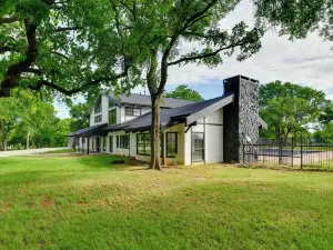 Private Pool: Pilot Point Home on 45 Acres