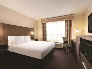 Country Inn & Suites by Radisson, Forest Lake, MN