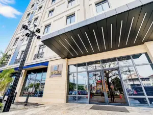 Jewelz By King's Hotel