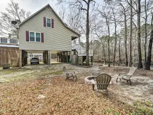 Burgaw Getaway w/ on-Site River Access!
