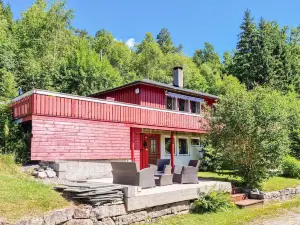 Amazing Apartment in Lindesnes with Wifi
