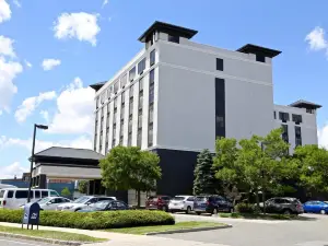 DoubleTree by Hilton Boston Logan Airport Chelsea