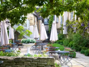 The Lion Inn