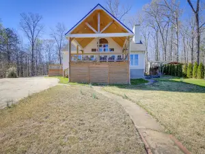Georgia Vacation Rental on Jackson Lake w/ Dock
