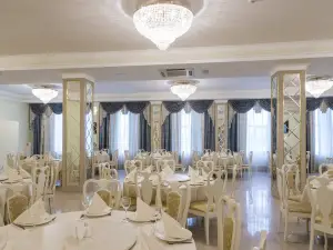 Piramida Hotel