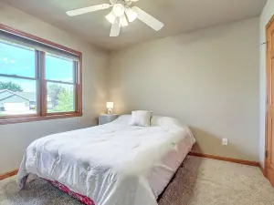 Family-Friendly Unit 8 Mi to Appleton Downtown!