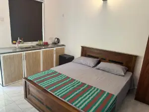 Mango Tree Budget Home Stay