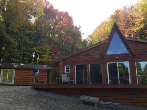 Peaceful cabin getaway close to Ellicottville and Holimont.
