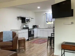 Castroville, Little Alsace of Texas, cozy backhouse! 20 minutes to theme parks