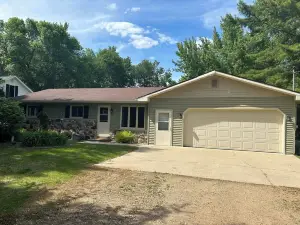 Close to Everything! Freshly updated ranch home.