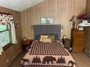 Cozy relaxing studio cabin # 7 , at Deep Woods Cabins