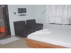 Hotel Kuber, Bhabua