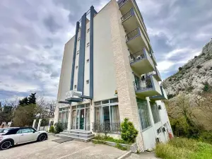 เกสต์ เฮาส์ เวสต์ เกท