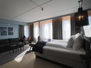 Home Hotel 1624