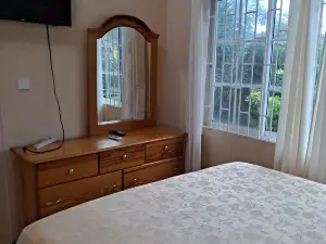 Holiday House Second Floor Ste