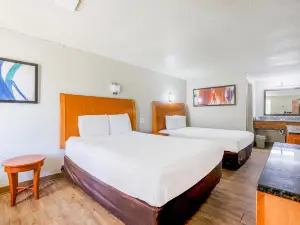 Cozy Garden Inn by OYO Hwy 40 Richmond