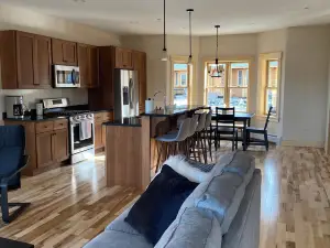 Spacious Sugarloaf Condo