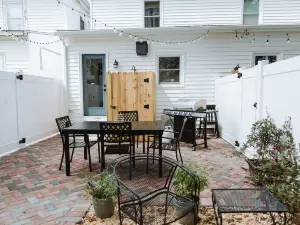 Cozy Outdoor Spaces and Modern Kitchen - Charming Victorian Haven