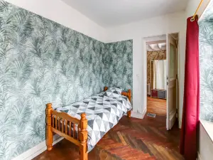 Traditional Holiday Home in Brinon sur Beuvron