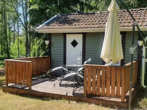 Well-Equipped Beachside Cottage