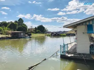 อยู่แพ PaeStay อุทัยธานี