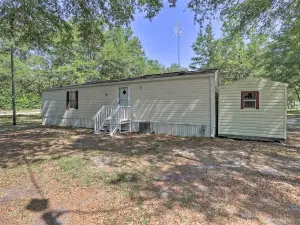 Cozy Florida Getaway, 14 Mi to Royal Springs!